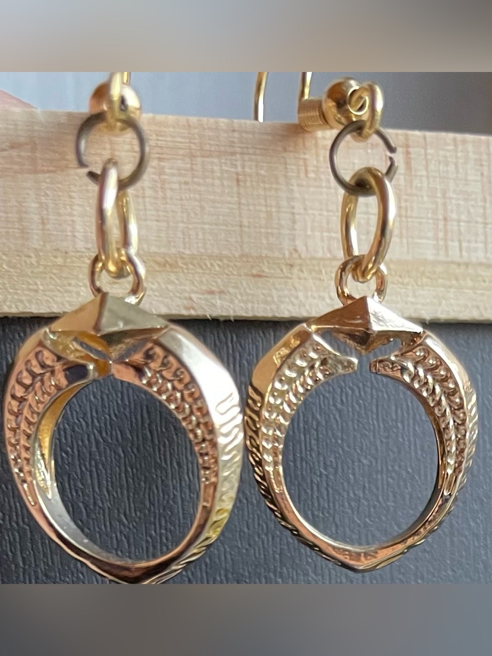 Harry Potter 18 K Gold Plated Horcrux Earrings New Never Worn - Picture 2 of 2